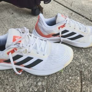 Adidas Novaflight Womens Volleyball shoes 8.5